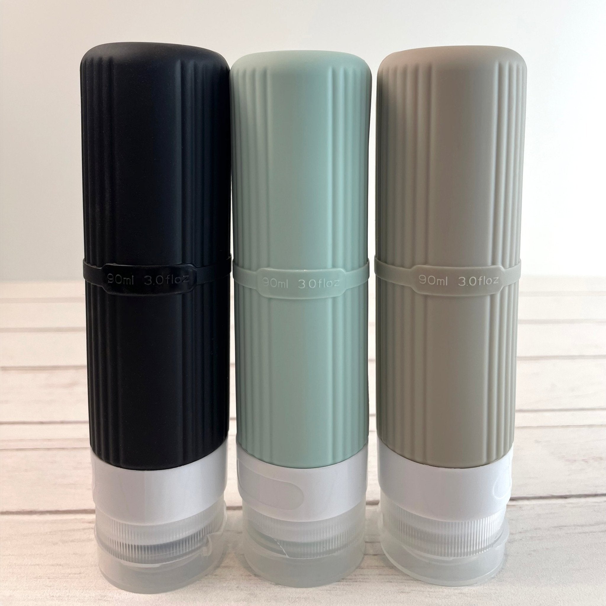 JUEGO DE BOTELLAS Y TARROS PARA VIAJE - Monteli